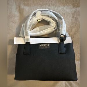 Guess Elegant Black Shoulder Bag